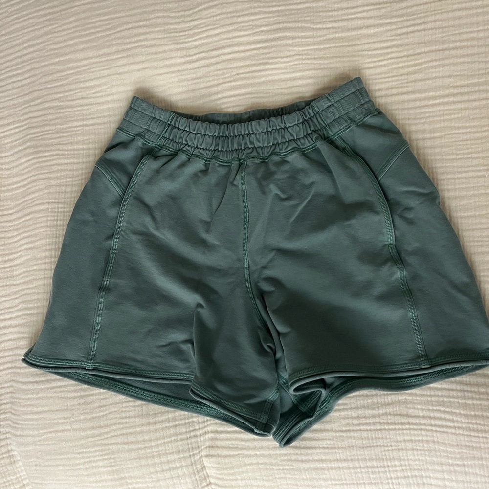 Lululemon Softstreme Shorts - Moss Green